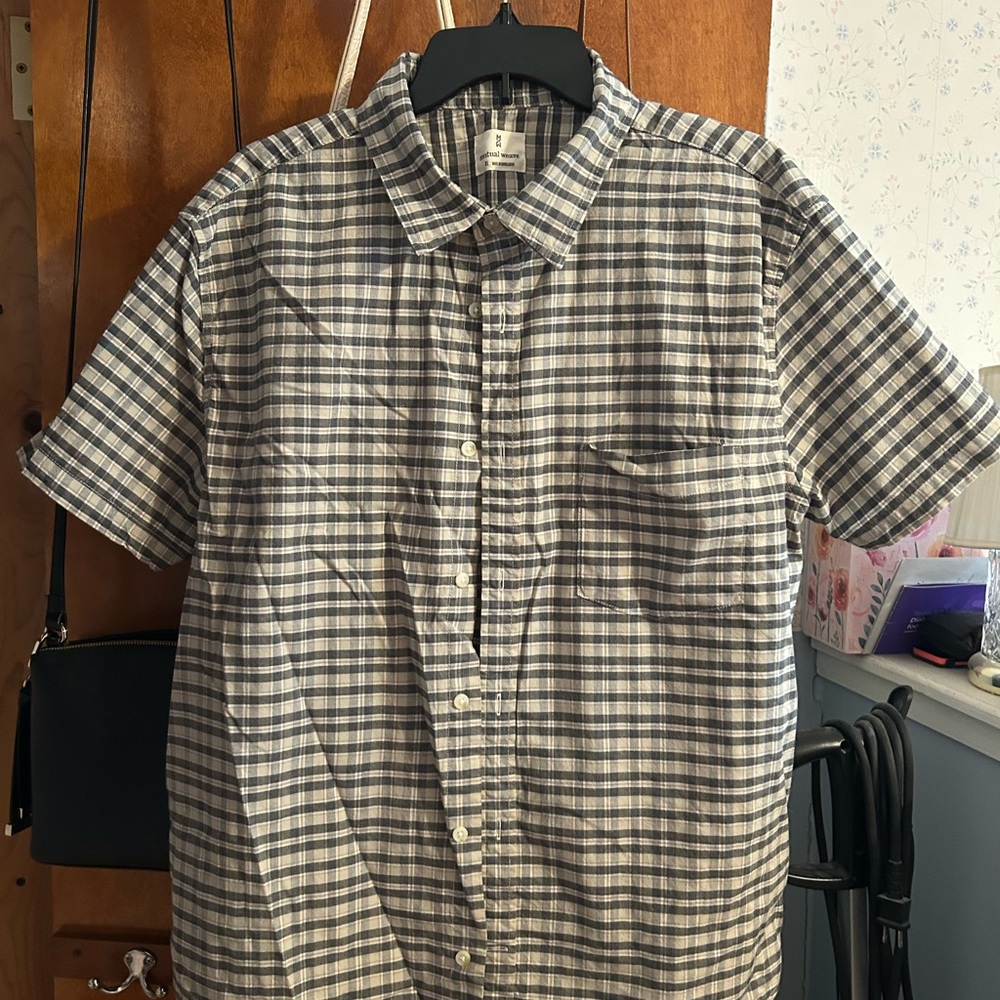Casual Short-Sleeve Plaid Button-Down Shirt - Gray